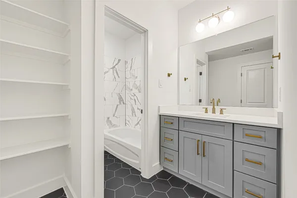 $2,600 | 4606 Crown Grove Lane, Houston, TX 77018