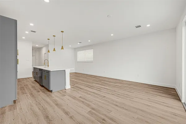 $2,600 | 4606 Crown Grove Lane, Houston, TX 77018