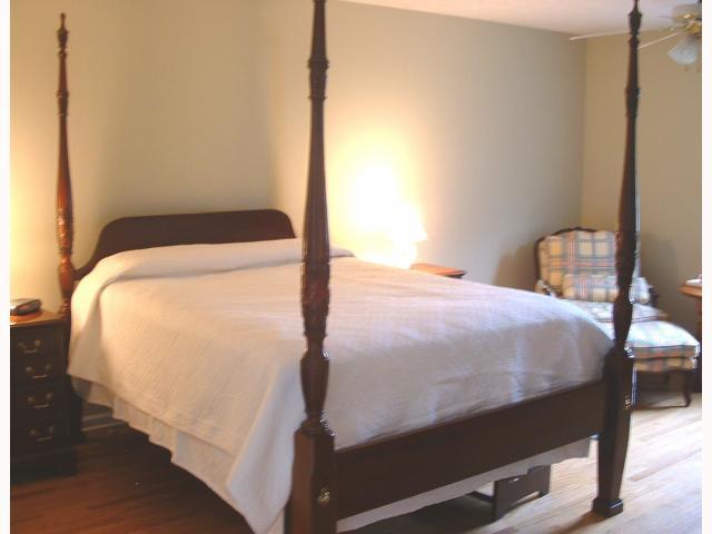 7901 Graham Road Indianapolis, IN 46250 - Photo 8 of 12 Gallery Image 8