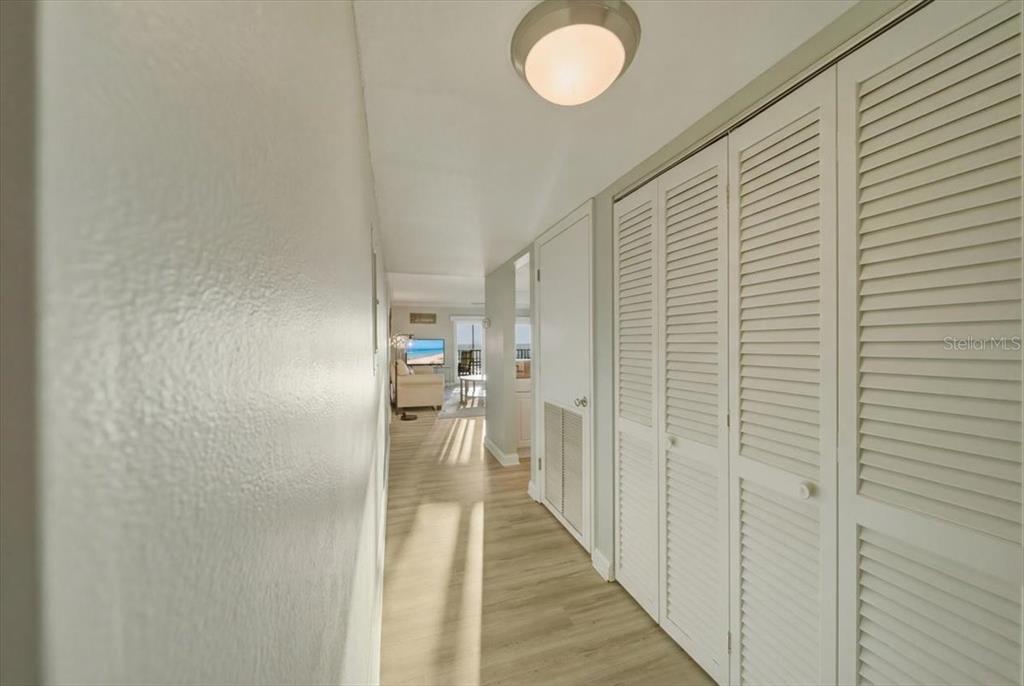 633 Alhambra Road, Unit 301 Venice, FL 34285 - Photo 17 of 76 Gallery Image 17
