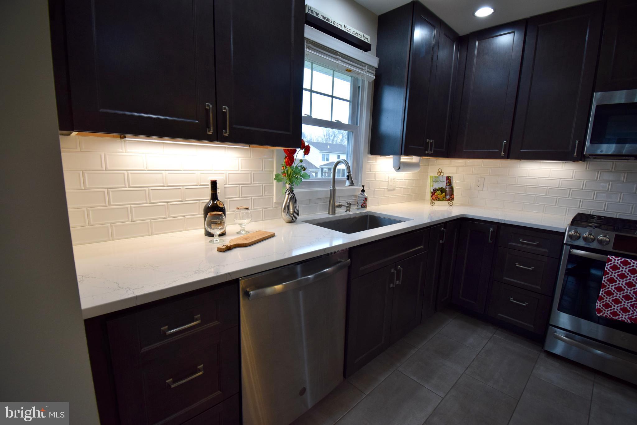 103 Silverside Road Wilmington, DE 19809 - Photo 13 of 54 Gorgeous Kitchen with Quartz Countertops