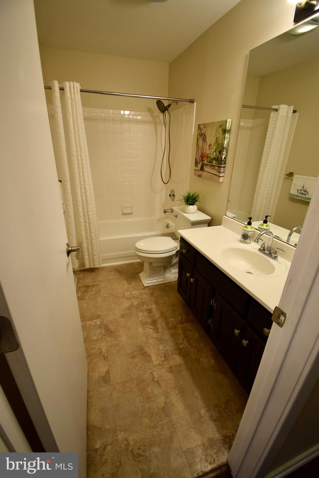 103 Silverside Road Wilmington, DE 19809 - Photo 19 of 54 Hall Bathroom