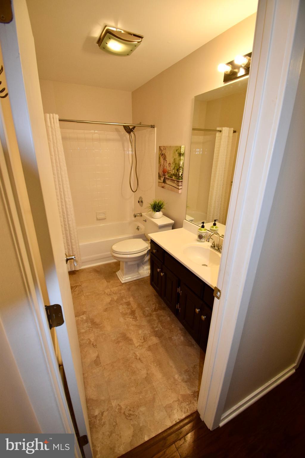 103 Silverside Road Wilmington, DE 19809 - Photo 20 of 54 Hall Bath