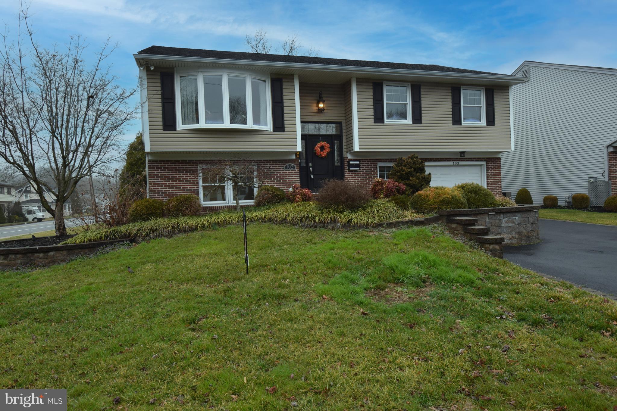 103 Silverside Road Wilmington, DE 19809 - Photo 3 of 54 Front Lawn