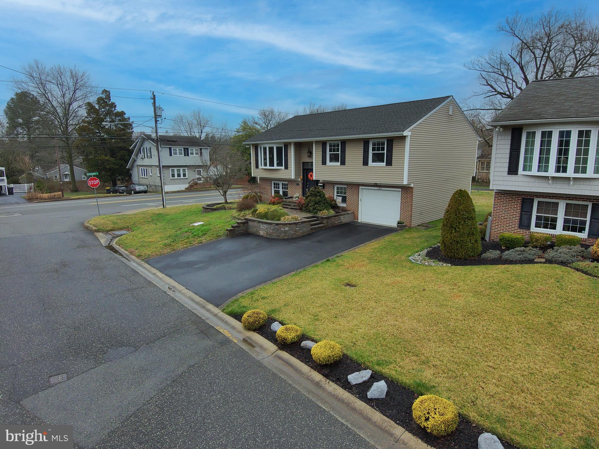 103 Silverside Road Wilmington, DE 19809 - Photo 4 of 54 SIde View
