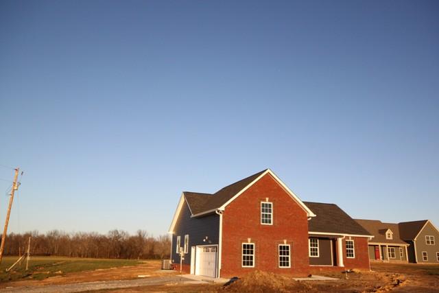 5625 Flewellyn Road Springfield, TN 37172 - Photo 4 of 13 a front view of a house with a yard