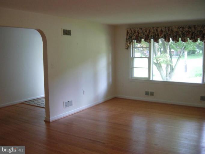 1024 Tanley Road Silver Spring, MD 20904 - Photo 2 of 30 Living Room