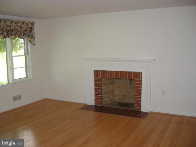 1024 Tanley Road Silver Spring, MD 20904 - Photo 3 of 30 Living Room #2