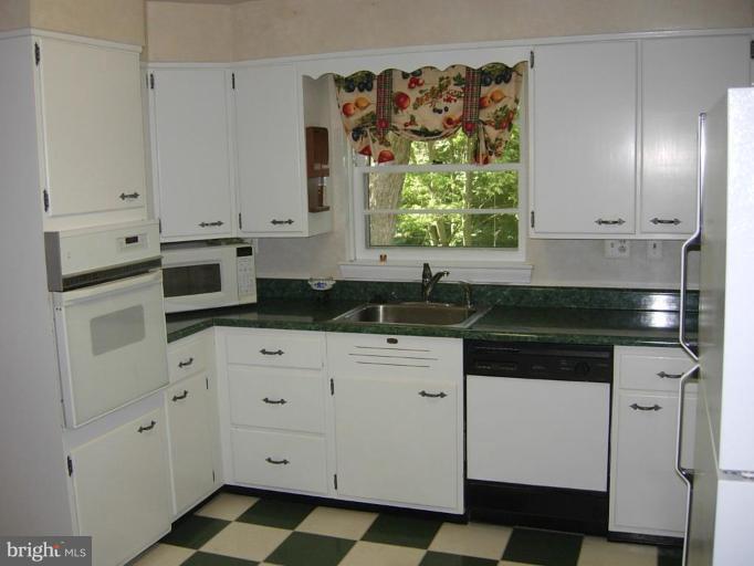 1024 Tanley Road Silver Spring, MD 20904 - Photo 9 of 30 Kitchen
