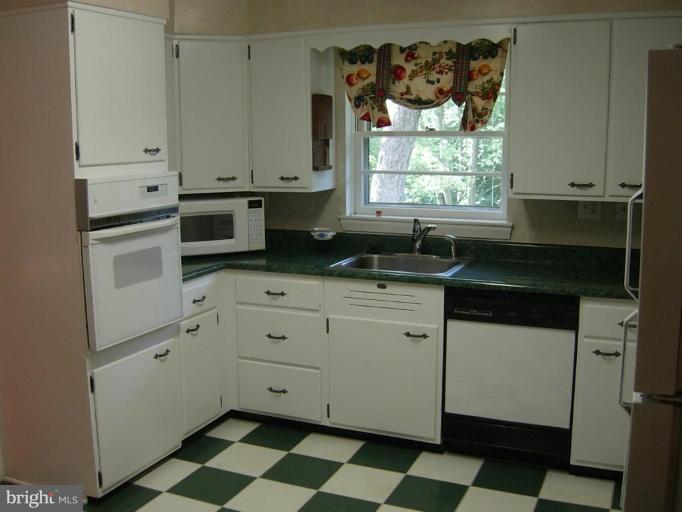 1024 Tanley Road Silver Spring, MD 20904 - Photo 10 of 30 Kitchen #2