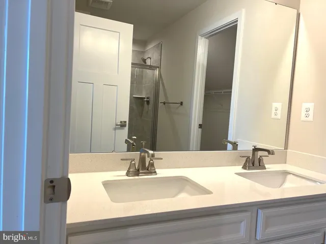 $3,550 | 4308 Ellipse Terrace, Chantilly, VA 20151