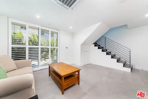 $1,925,000 | 1951 Manning Avenue, Los Angeles, CA 90025