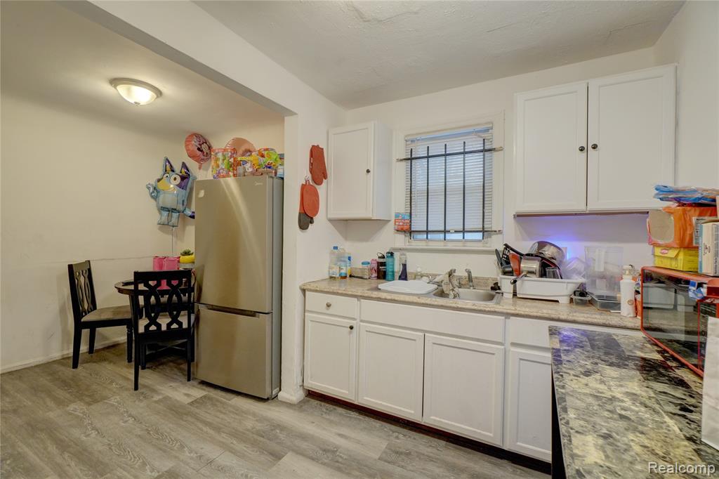 19161 Meyers Road Detroit, MI 48235 - Photo 5 of 11