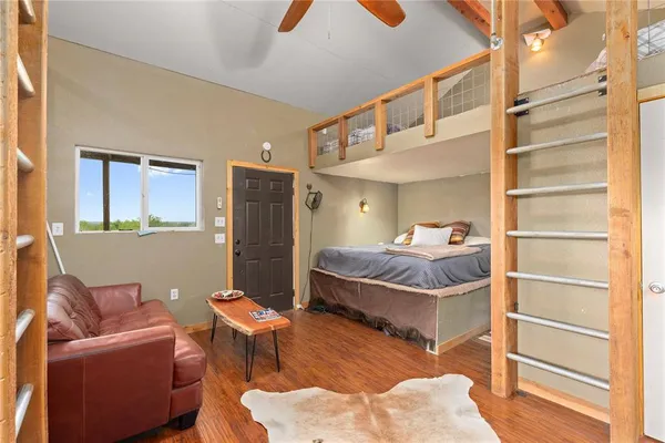 $876,000 | 143 Rr 10, Voss, TX 76888