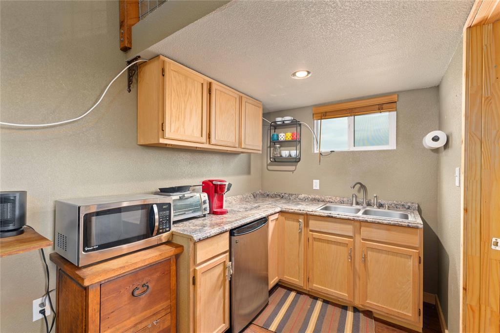 143 Rr 10 Voss, TX 76888 - Photo 14 of 39