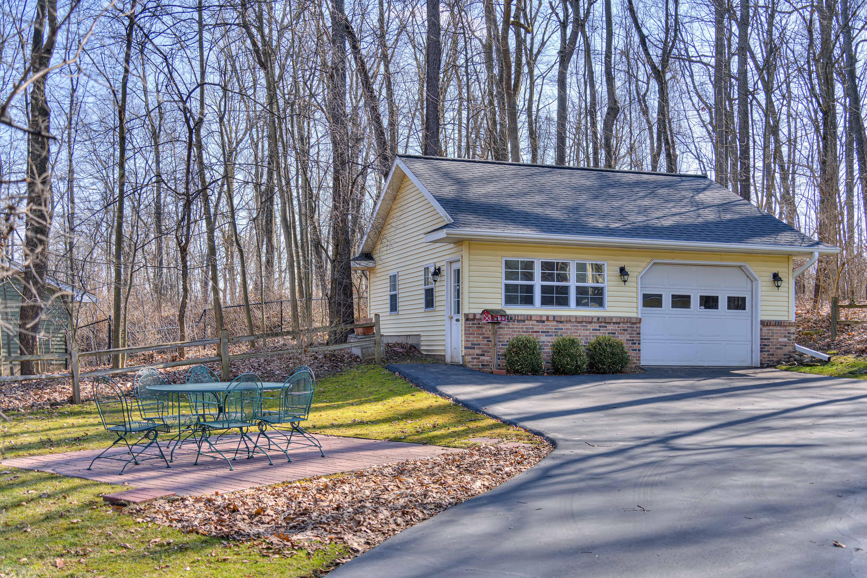 4091 Spring Arbor Road Jackson, MI 49201 - Photo 5 of 36 4091 Spring Arbor Rd 05