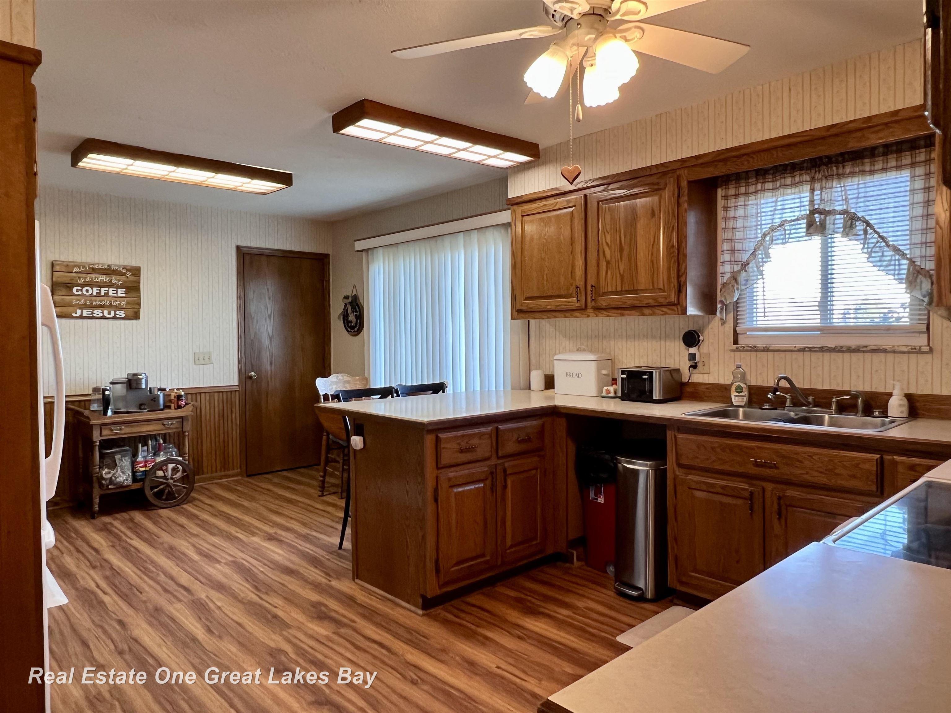 3945 Studor Road Saginaw, MI 48601 - Photo 7 of 20 50128219-6.JPG