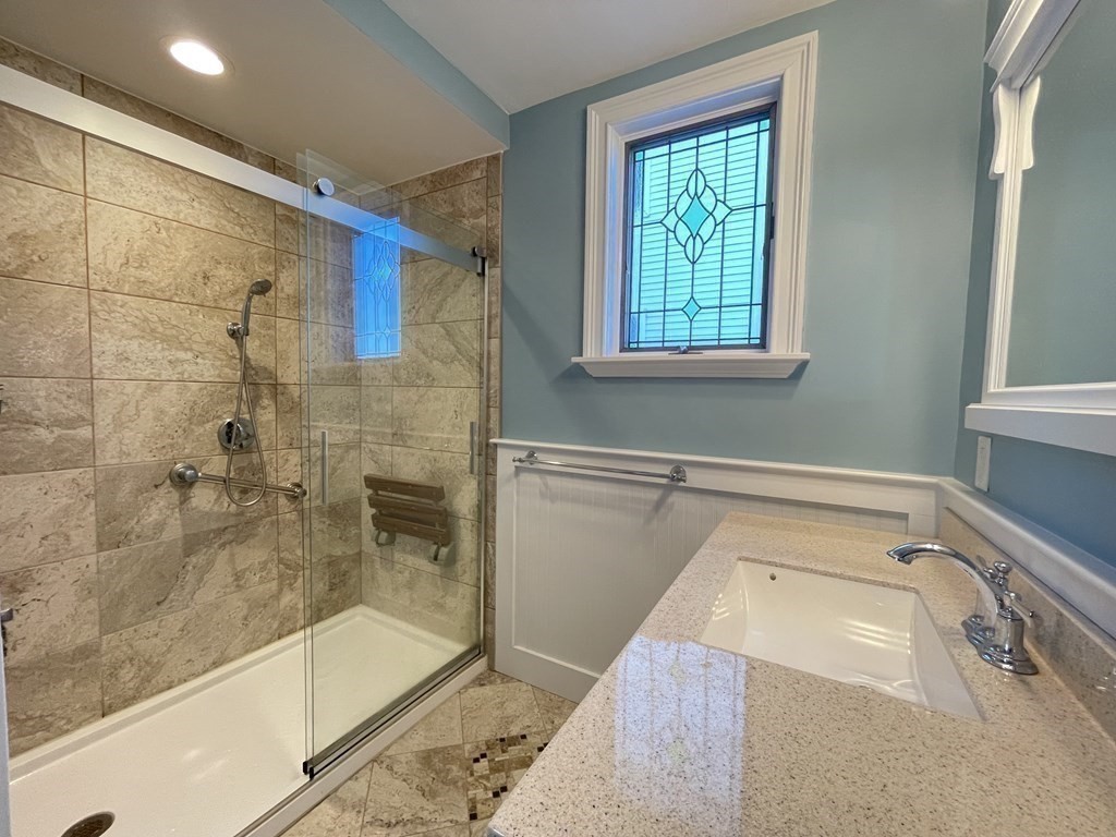 42 Grampian Way Boston, MA 02125 - Photo 8 of 37