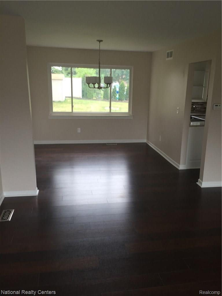 41851 Ridge Road East Novi, MI 48375 - Photo 11 of 12 IMG_1258.JPG