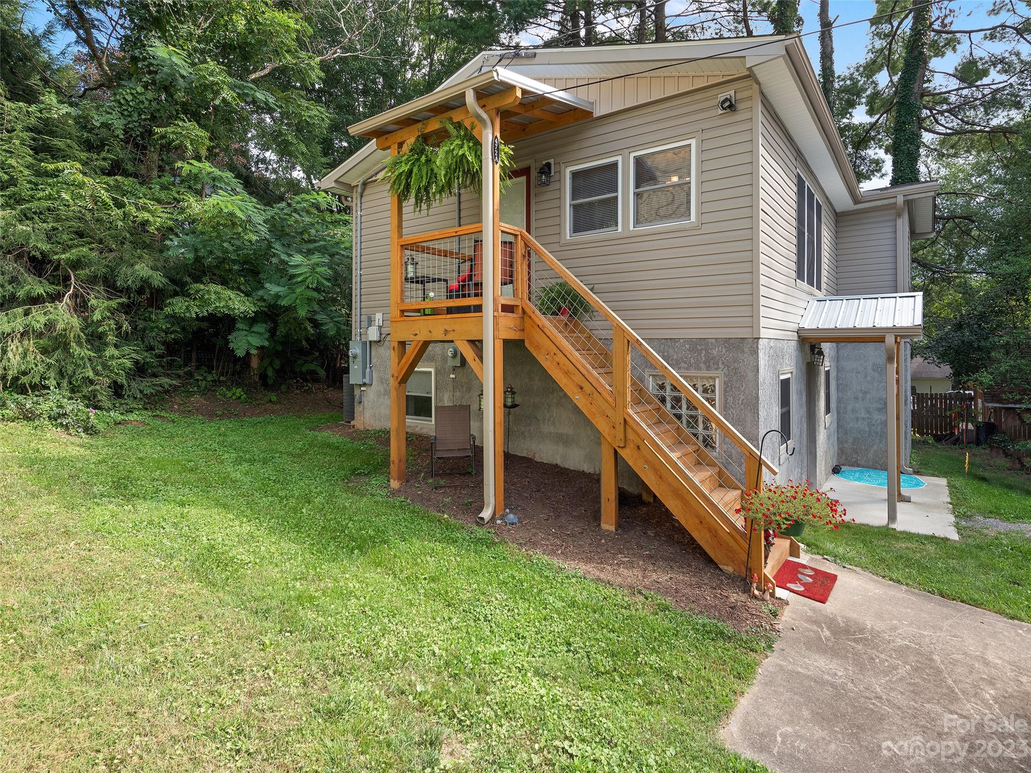 472 County Road Lake Junaluska, NC 28745 - Photo 3 of 26 a view of a house with a yard