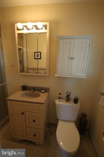 7010 Sea Cliff Road McLean, VA 22101 - Photo 22 of 25 Bath (Master)