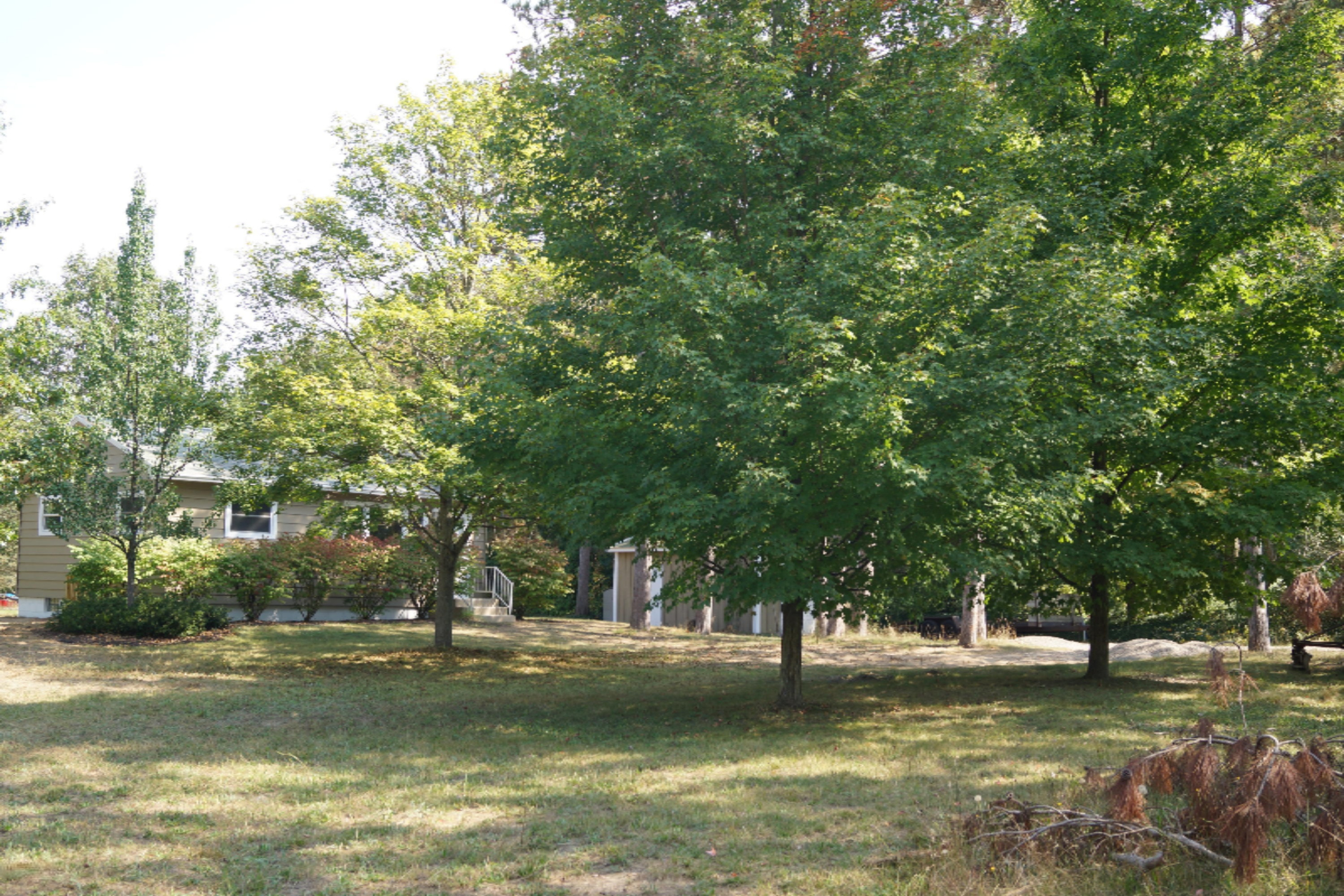4370 Whitehall Road Muskegon, MI 49445 - Photo 9 of 12 Front Yard