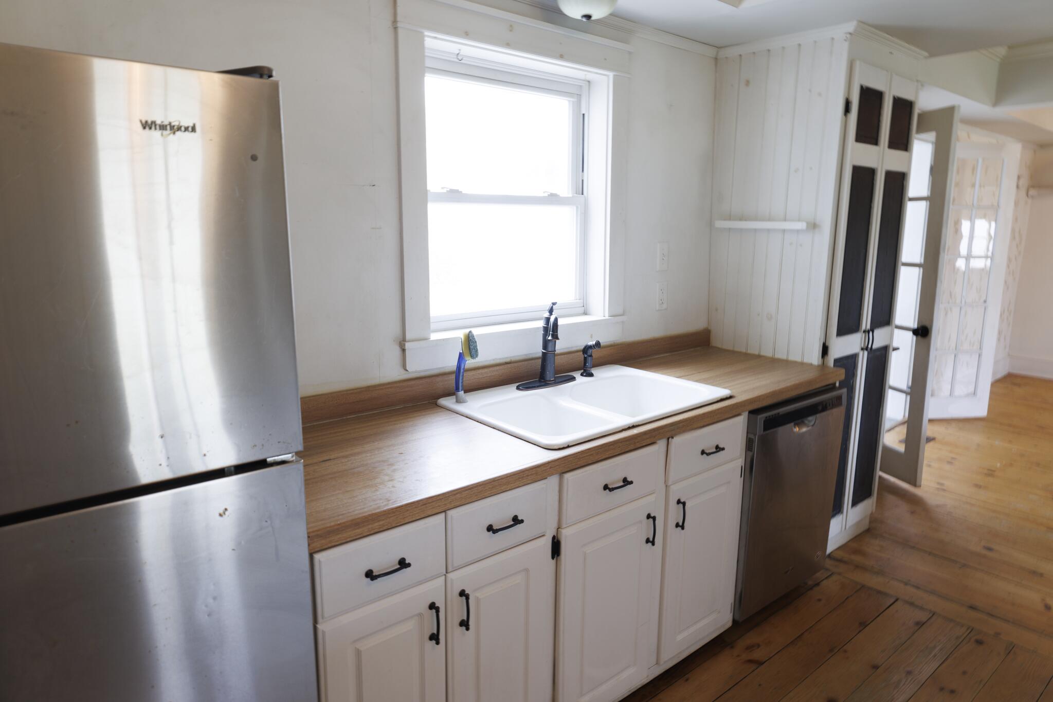 22 Booker Street Thomaston, ME 04861 - Photo 10 of 32 22 booker -36