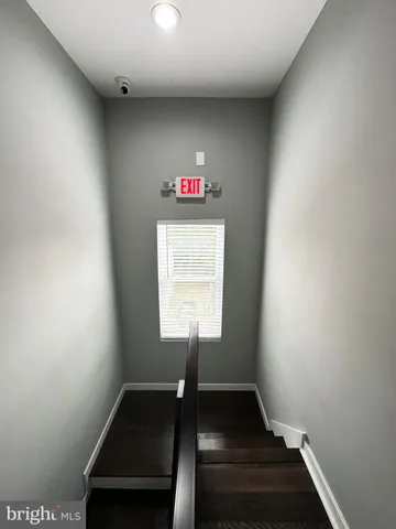 a view of entryway with a window