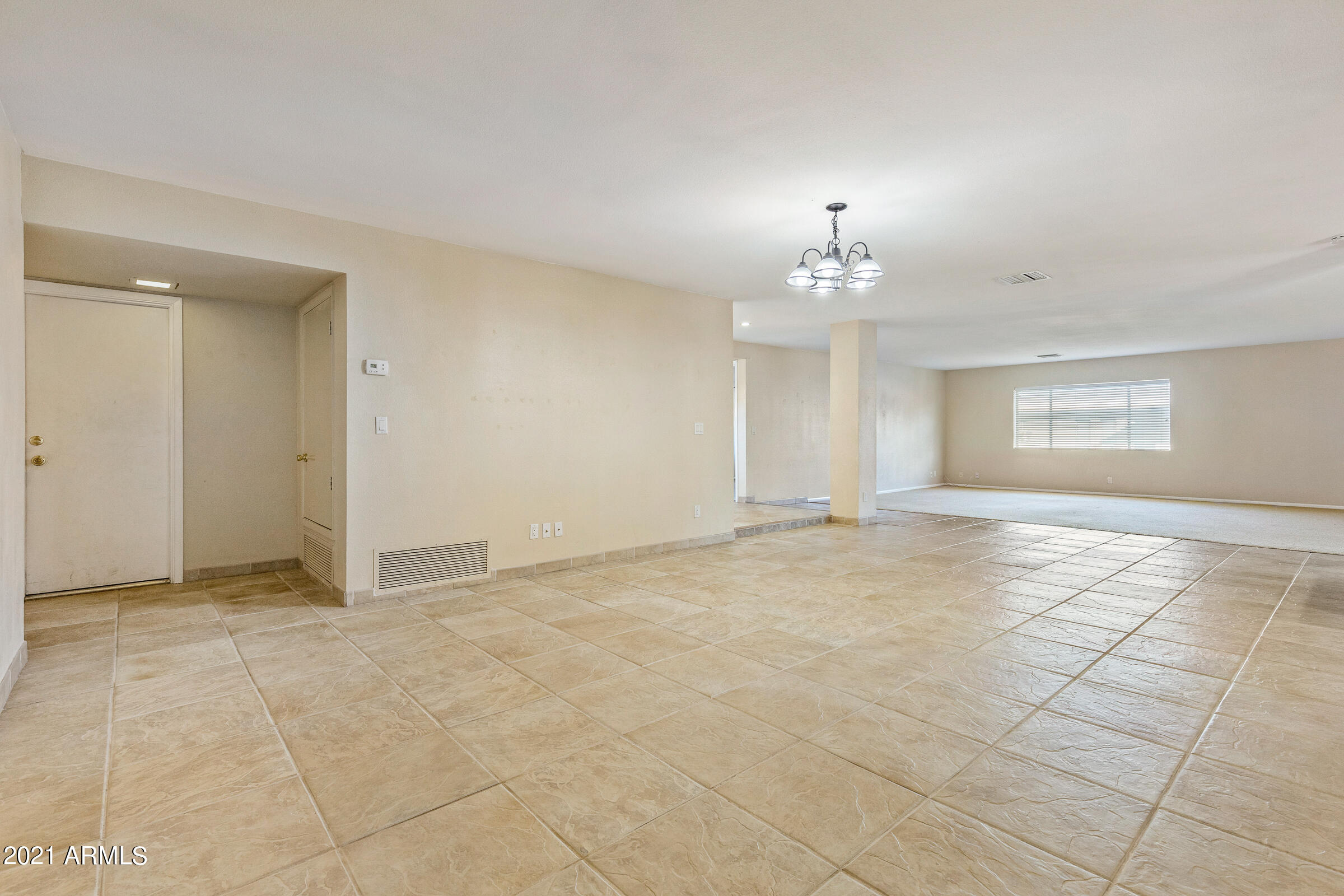 9219 North 28th Street Phoenix, AZ 85028 - Photo 11 of 39 9219 N 28th St-12