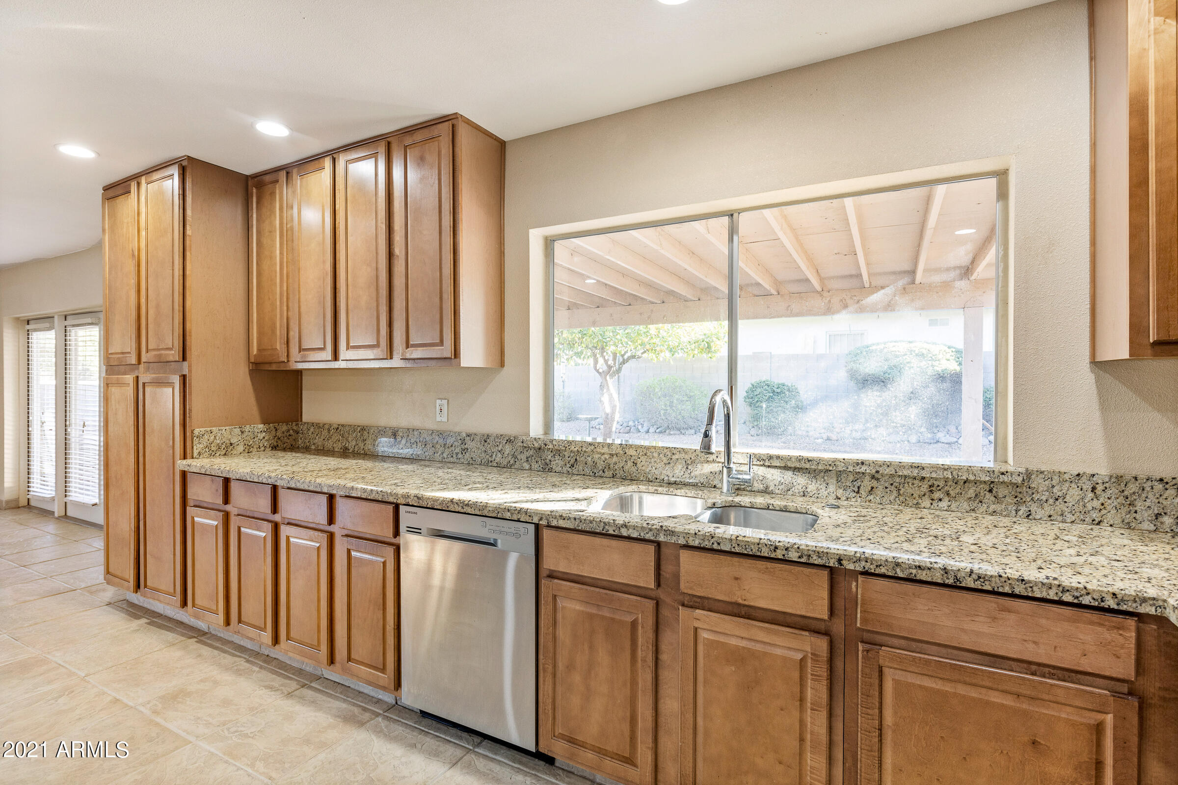 9219 North 28th Street Phoenix, AZ 85028 - Photo 16 of 39 9219 N 28th St-17