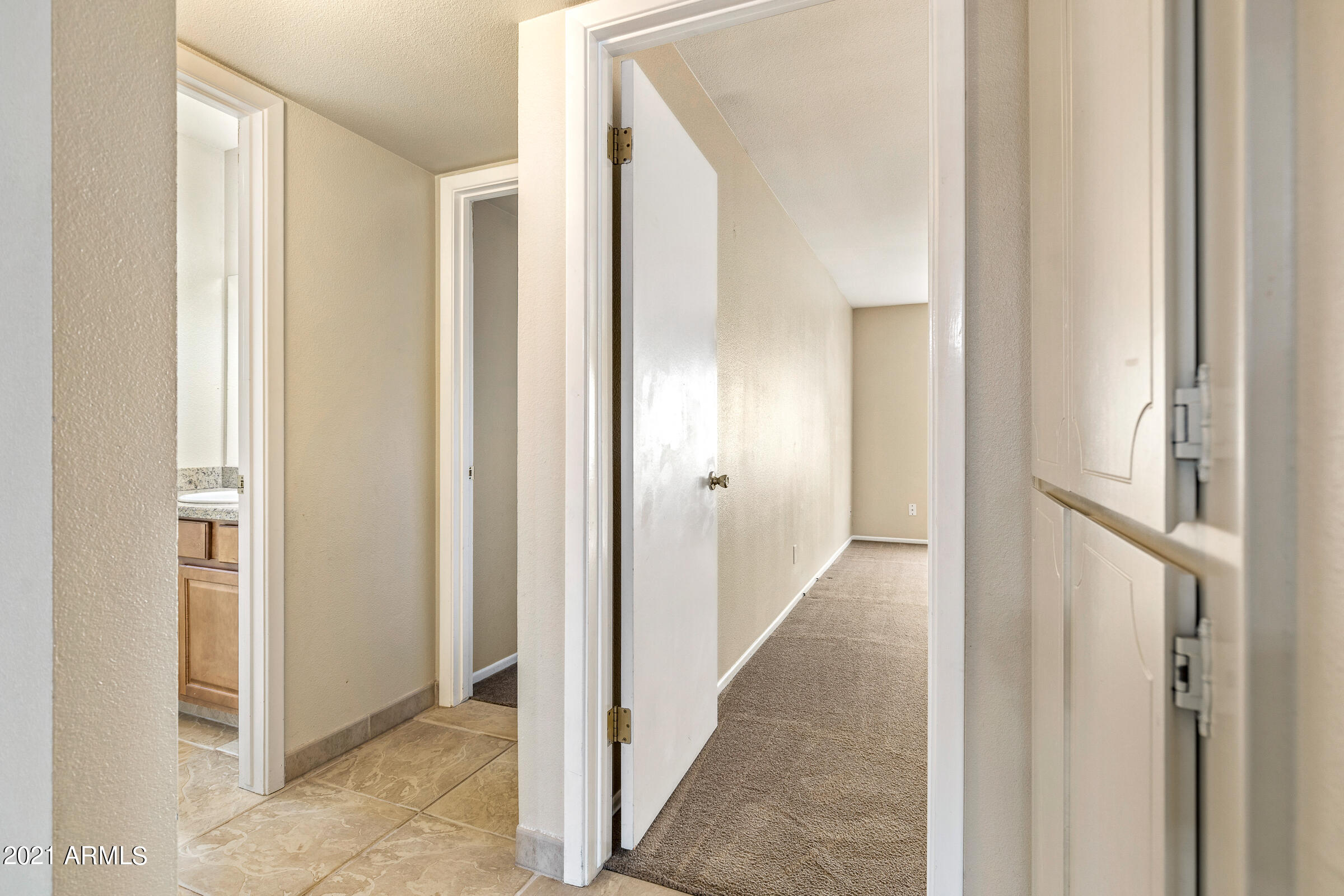 9219 North 28th Street Phoenix, AZ 85028 - Photo 18 of 39 9219 N 28th St-19