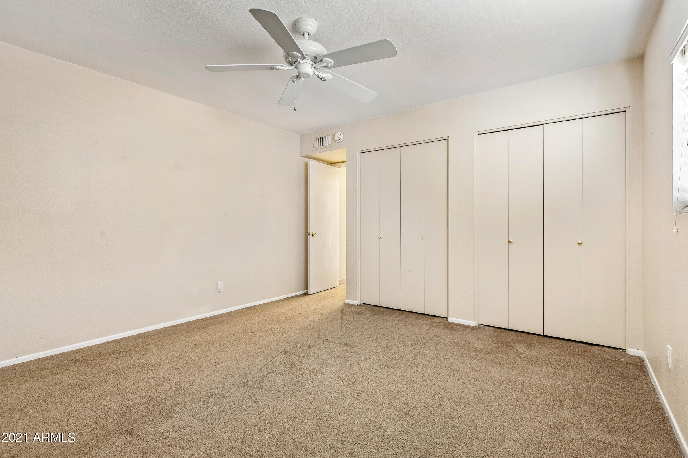 9219 North 28th Street Phoenix, AZ 85028 - Photo 22 of 39 9219 N 28th St-23