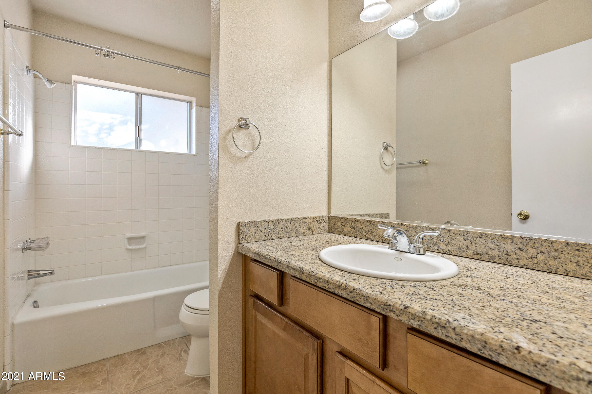 9219 North 28th Street Phoenix, AZ 85028 - Photo 23 of 39 9219 N 28th St-24