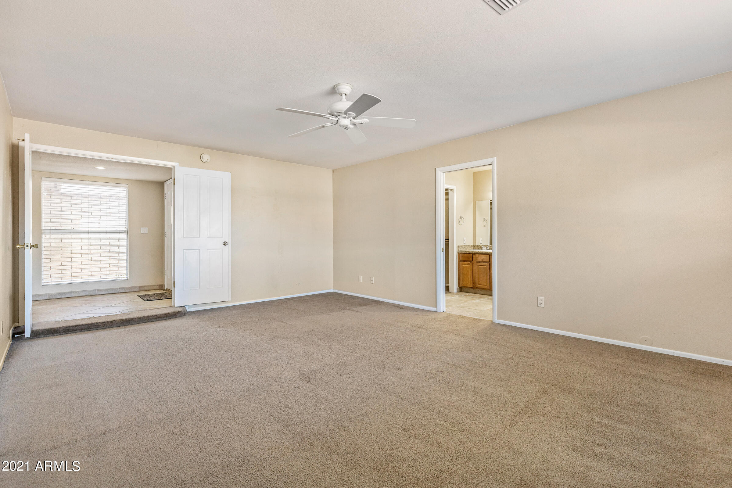 9219 North 28th Street Phoenix, AZ 85028 - Photo 26 of 39 9219 N 28th St-27