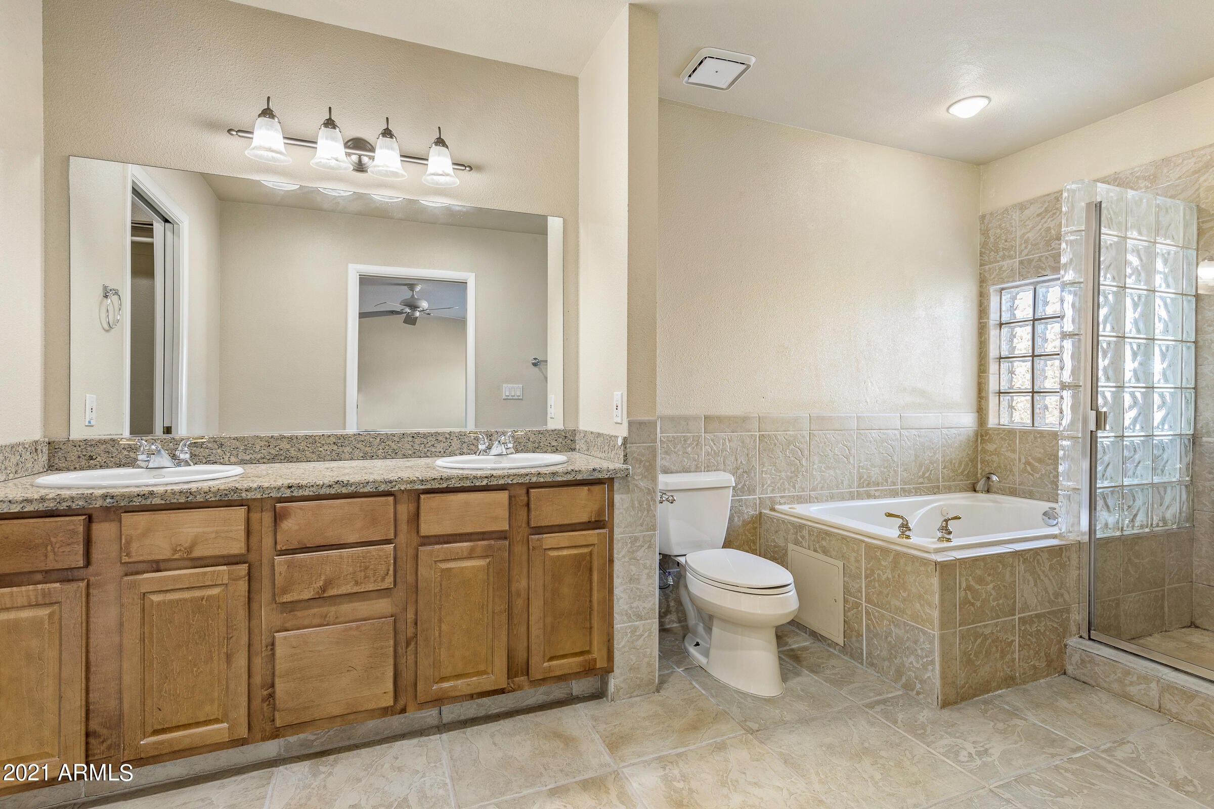 9219 North 28th Street Phoenix, AZ 85028 - Photo 27 of 39 9219 N 28th St-28