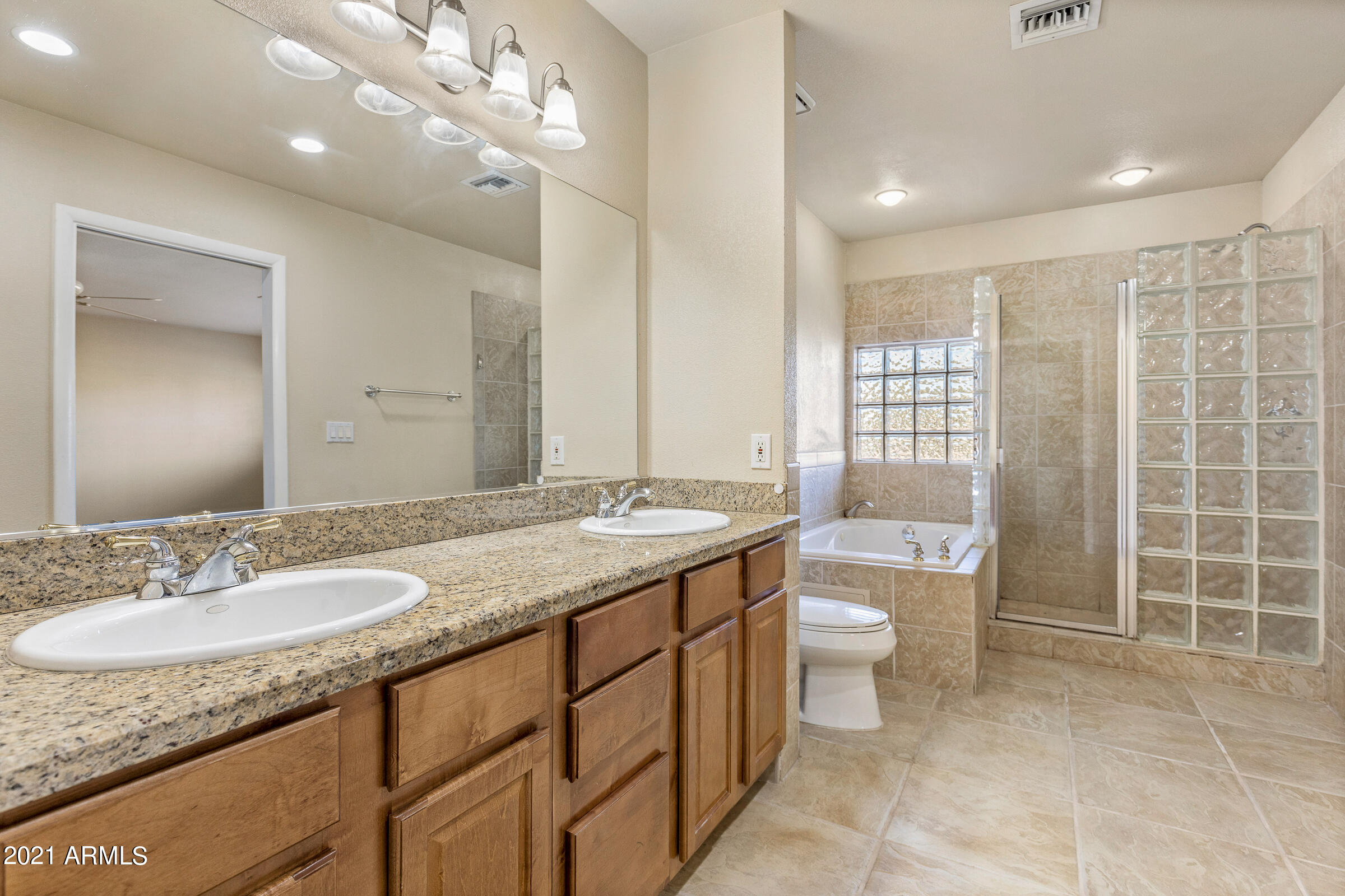 9219 North 28th Street Phoenix, AZ 85028 - Photo 28 of 39 9219 N 28th St-29