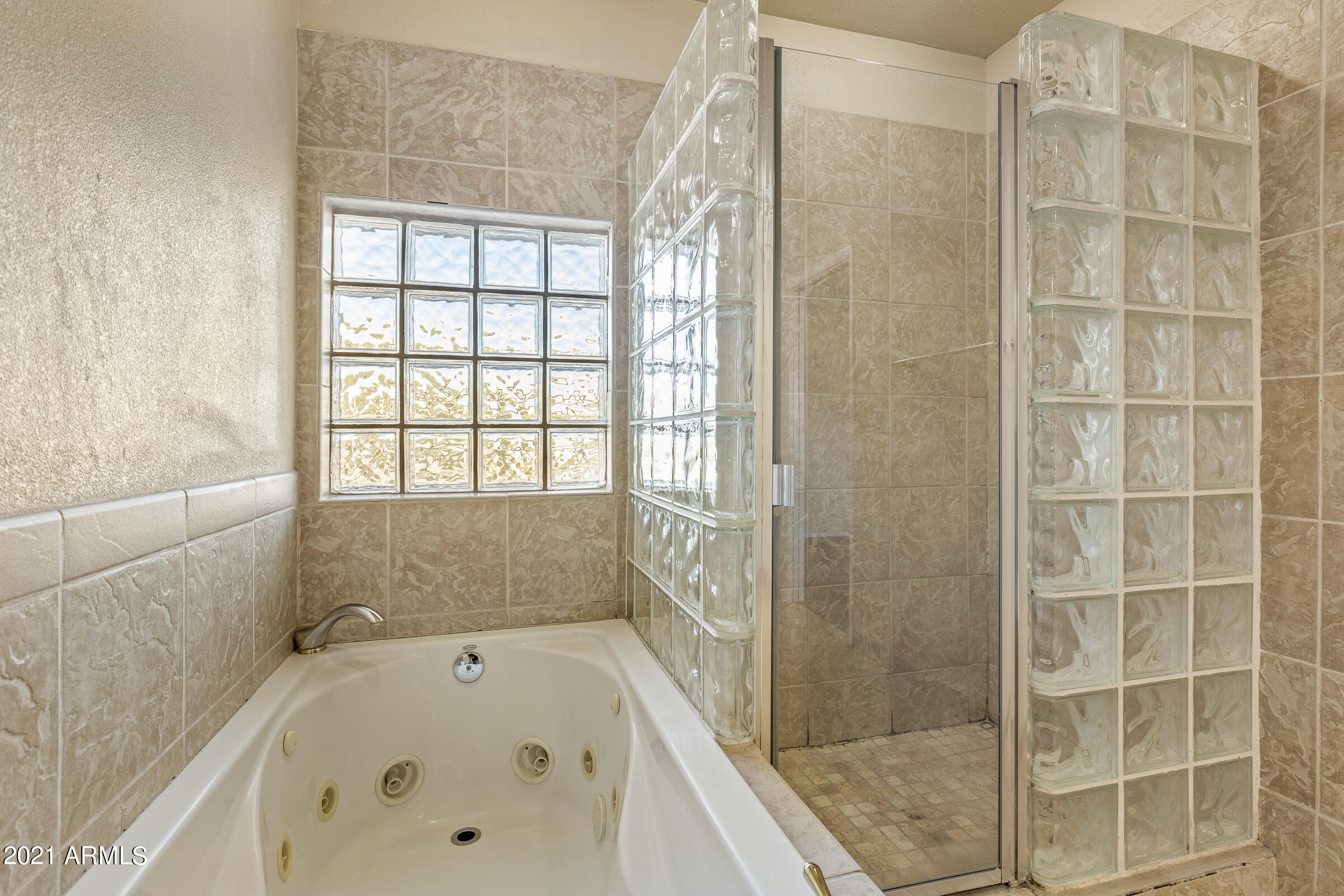 9219 North 28th Street Phoenix, AZ 85028 - Photo 29 of 39 9219 N 28th St-30