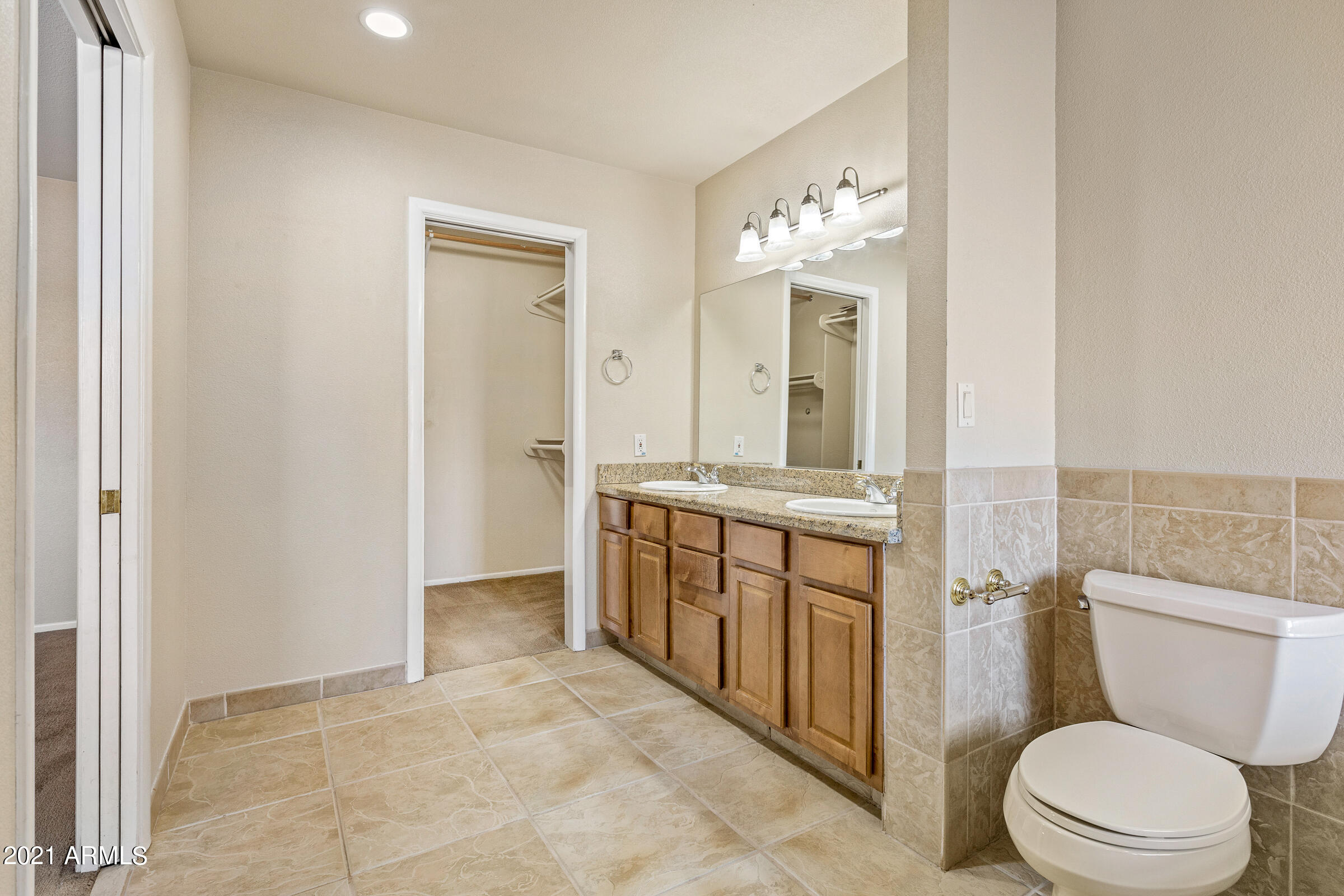 9219 North 28th Street Phoenix, AZ 85028 - Photo 30 of 39 9219 N 28th St-31