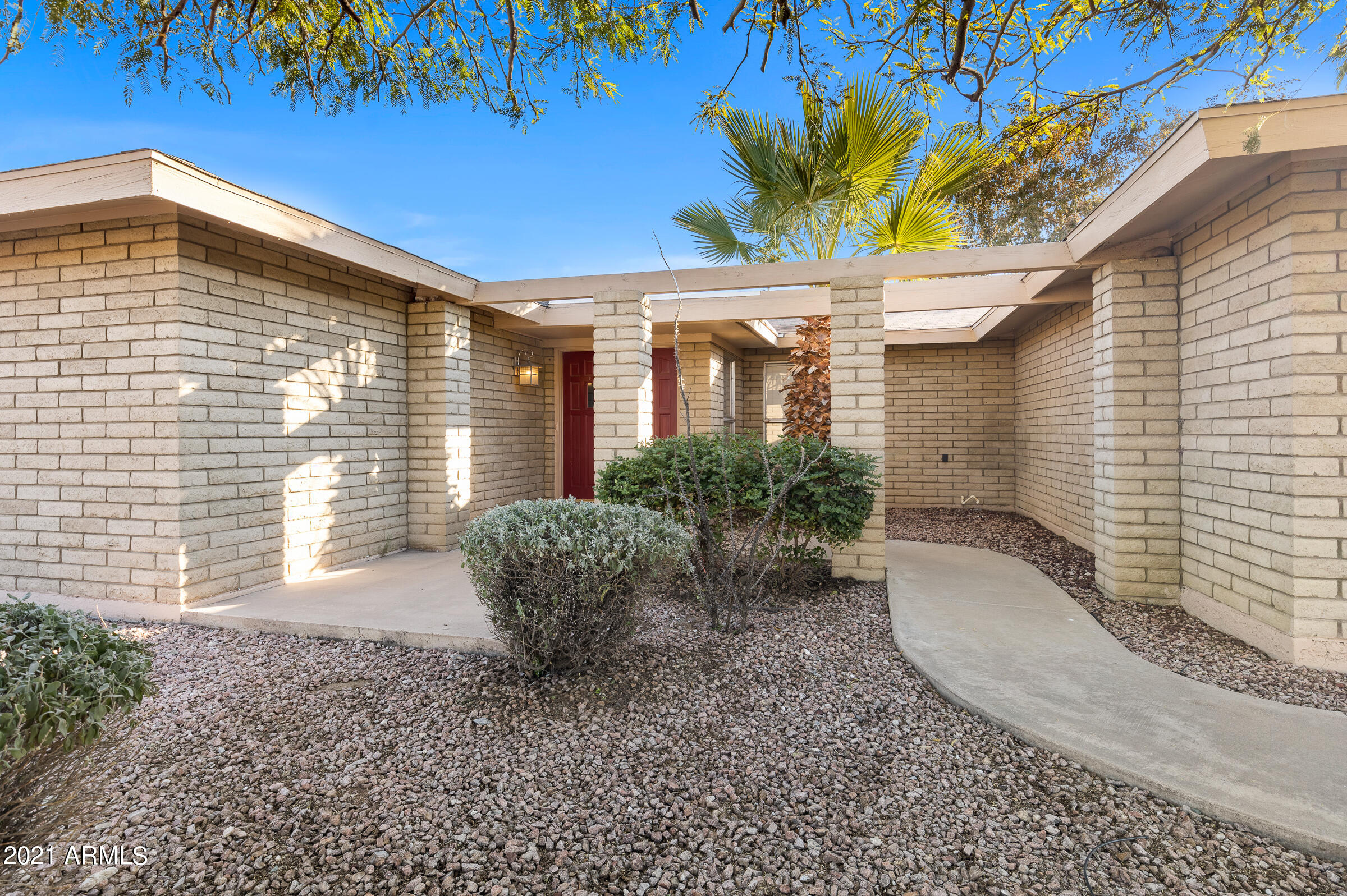 9219 North 28th Street Phoenix, AZ 85028 - Photo 3 of 39 9219 N 28th St-4