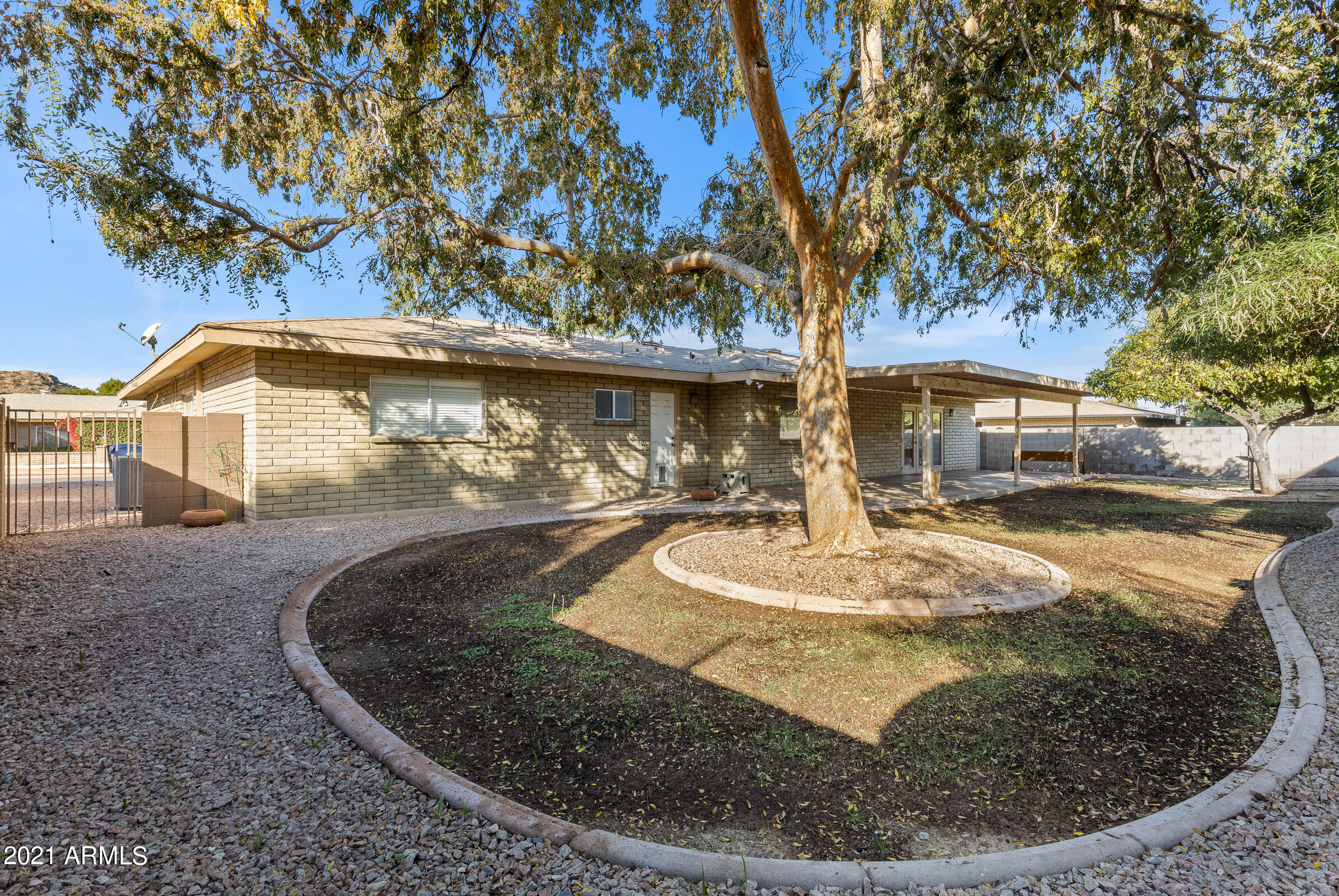 9219 North 28th Street Phoenix, AZ 85028 - Photo 34 of 39 9219 N 28th St-35