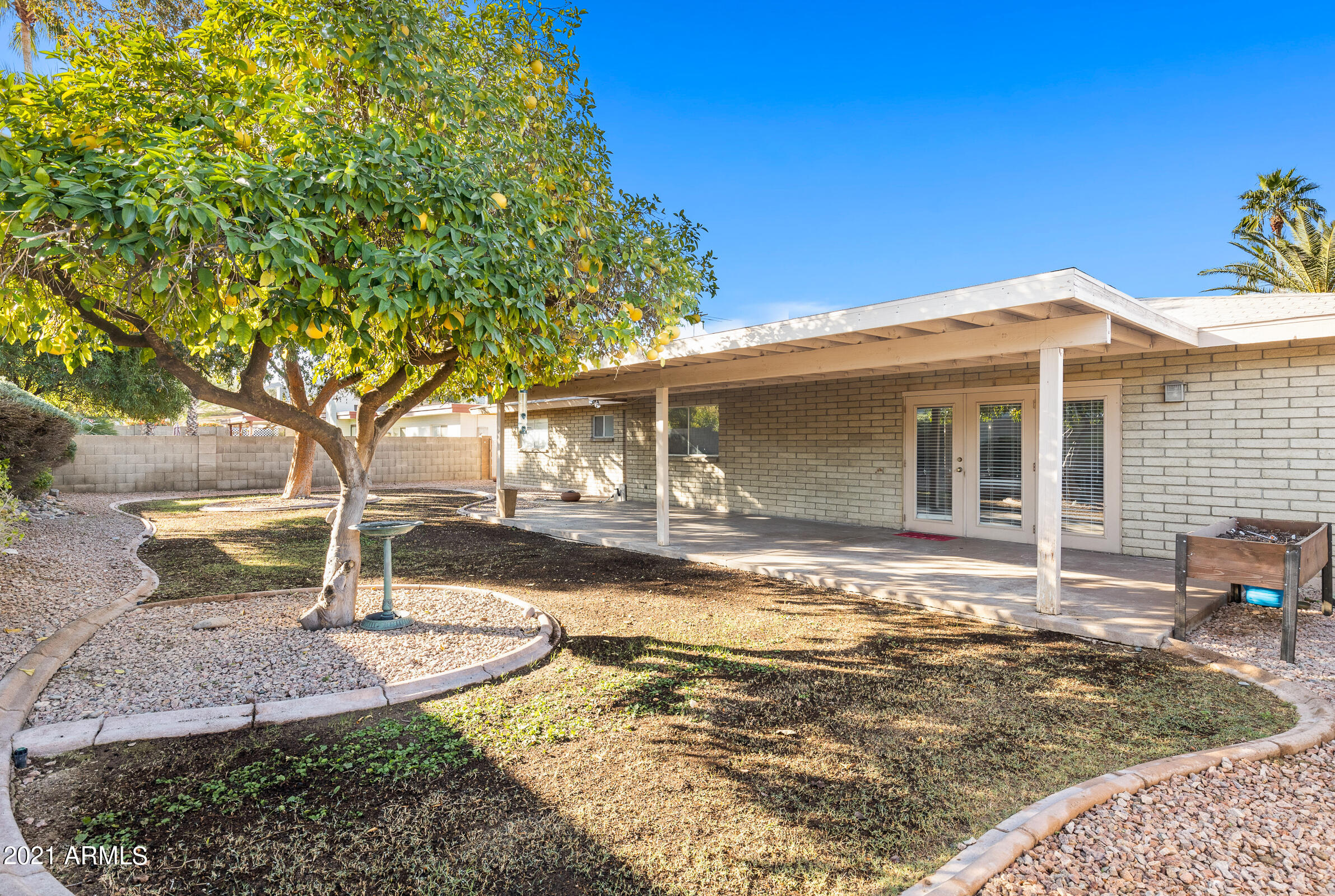 9219 North 28th Street Phoenix, AZ 85028 - Photo 35 of 39 9219 N 28th St-36