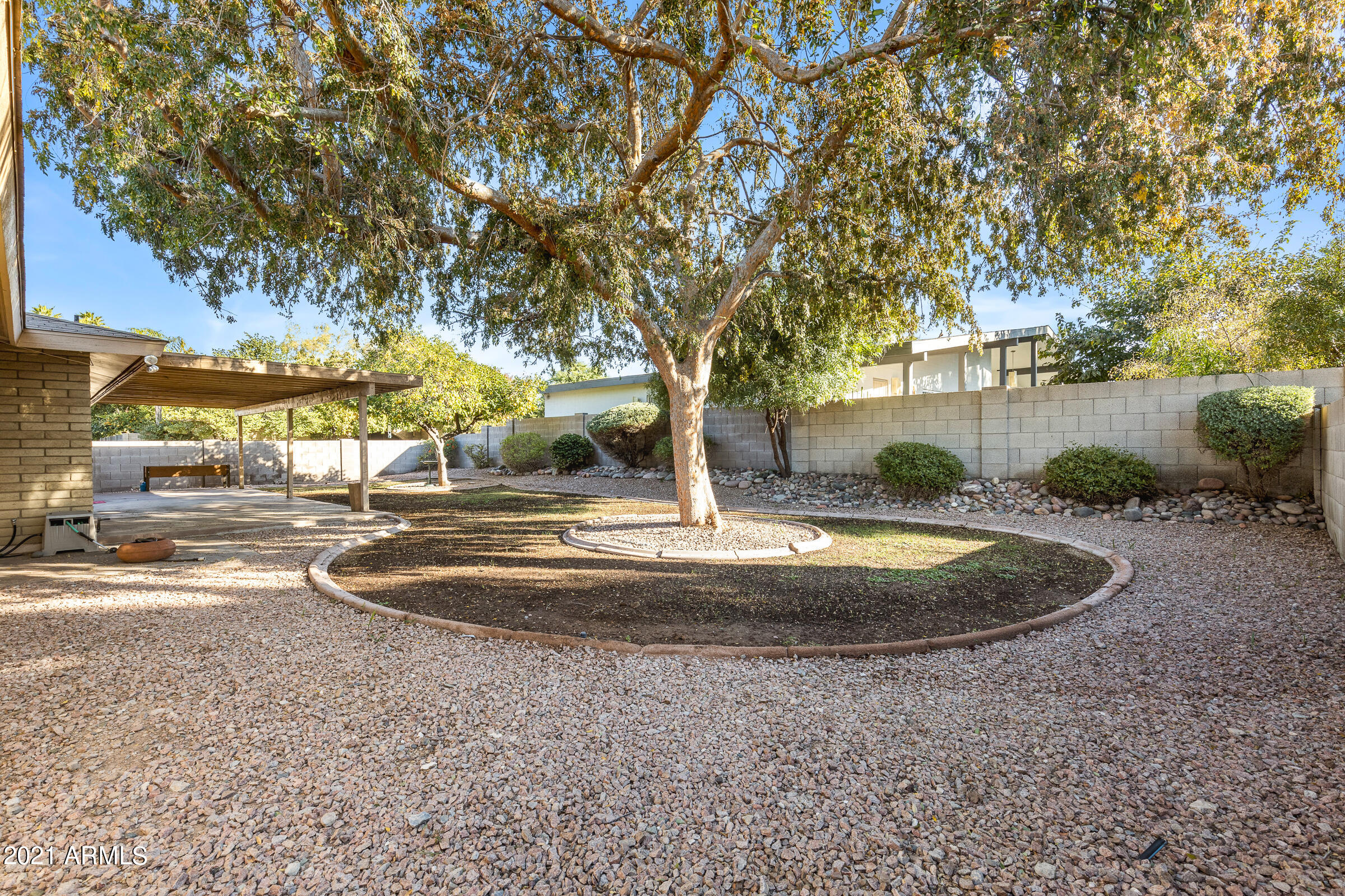 9219 North 28th Street Phoenix, AZ 85028 - Photo 37 of 39 9219 N 28th St-38