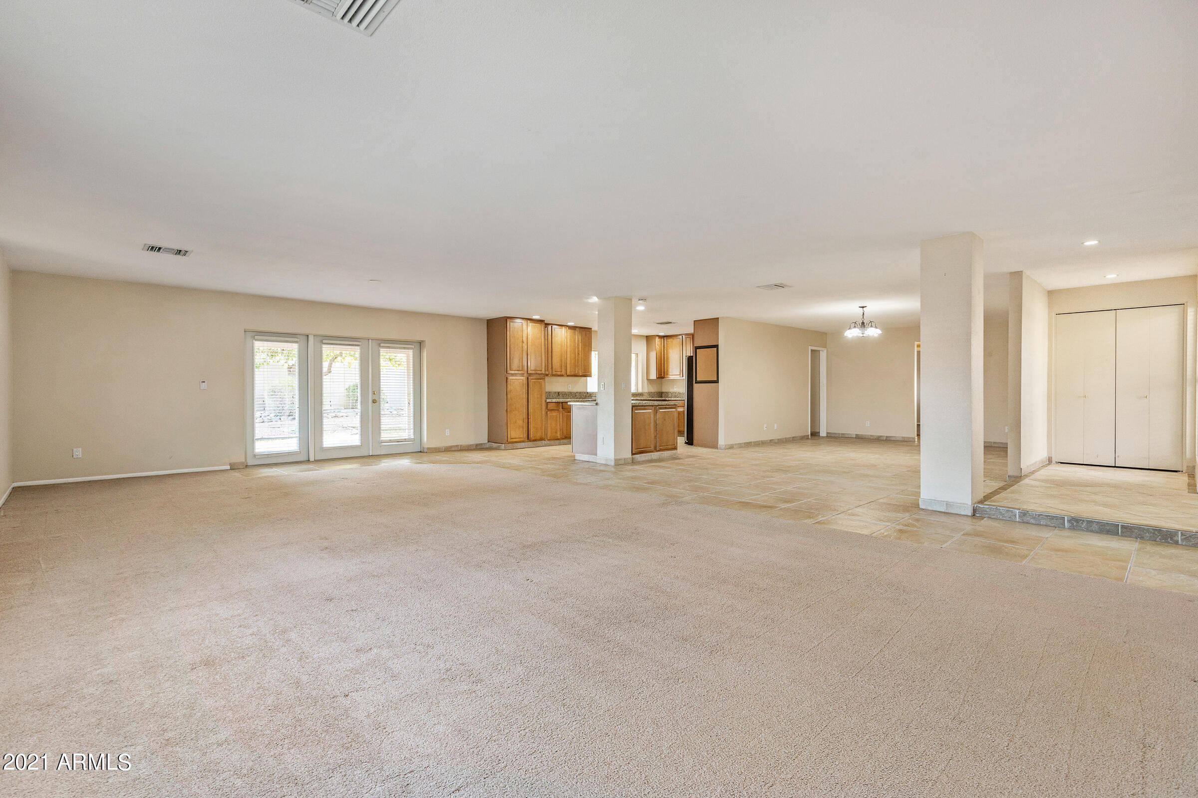 9219 North 28th Street Phoenix, AZ 85028 - Photo 9 of 39 9219 N 28th St-10