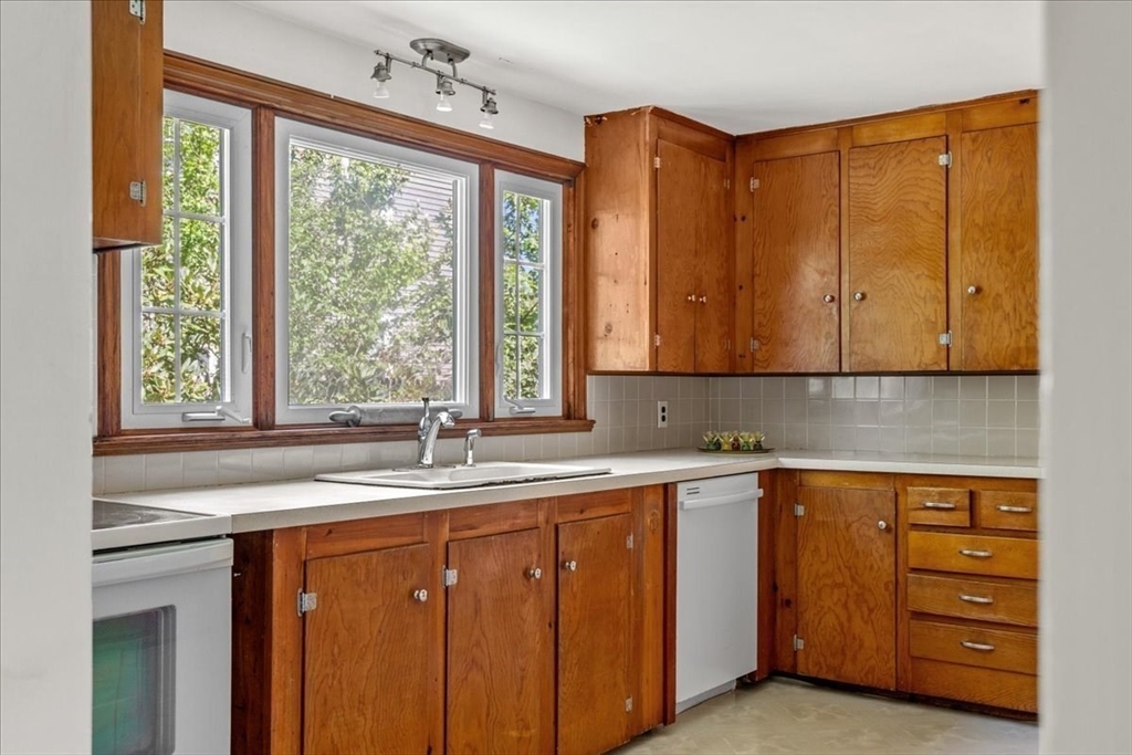 30 Irving Road Scituate, MA 02066 - Photo 14 of 39 Gallery Image 14