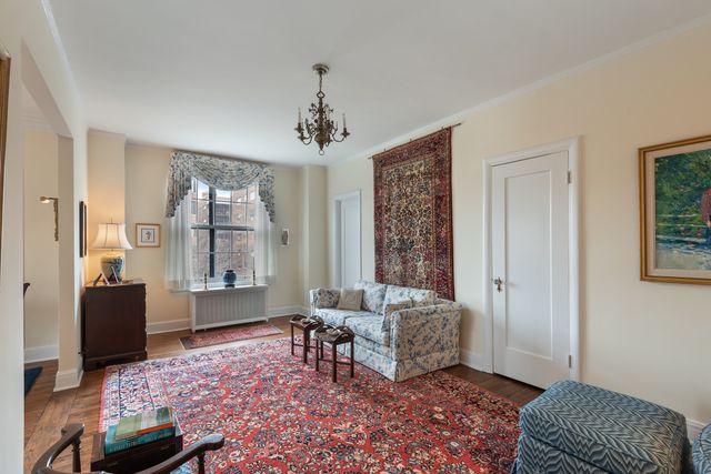 $450,000 | 1501 Hinman Avenue, Unit 5B, Evanston, IL 60201