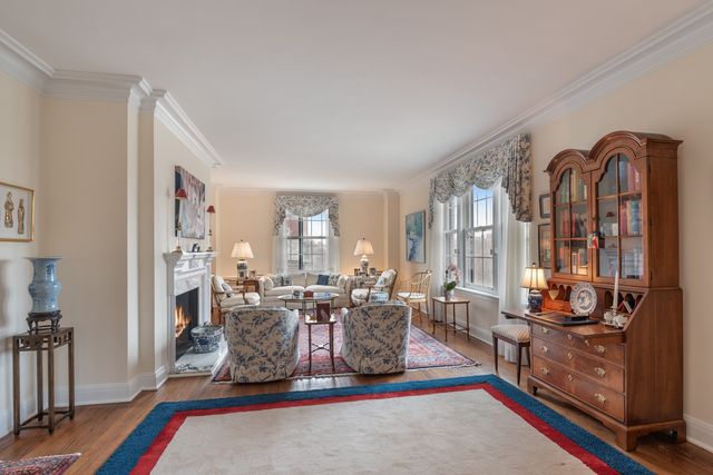 $450,000 | 1501 Hinman Avenue, Unit 5B, Evanston, IL 60201