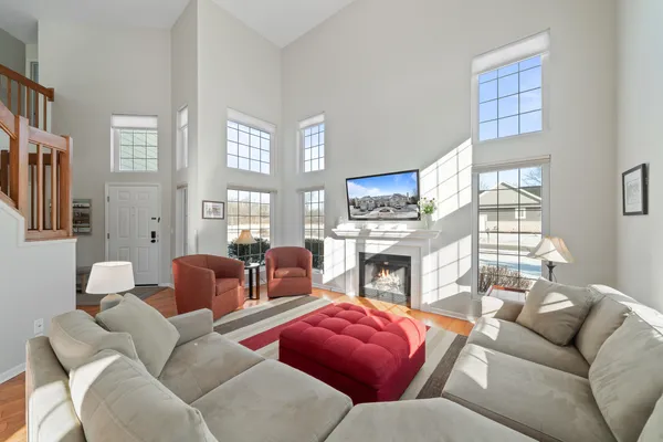 $469,900 | 1853 Woodland Circle, Unit 1201, Geneva, WI 53147