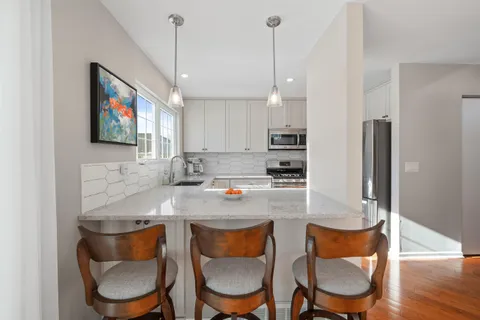 $469,900 | 1853 Woodland Circle, Unit 1201, Geneva, WI 53147