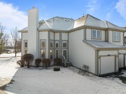 $469,900 | 1853 Woodland Circle, Unit 1201, Geneva, WI 53147
