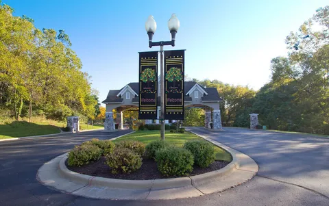 $469,900 | 1853 Woodland Circle, Unit 1201, Geneva, WI 53147